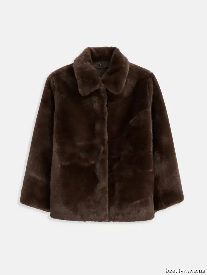 Die Redakteure von Who What Wear haben mir ihre 40 besten Modefunde in diesem Monat verraten.