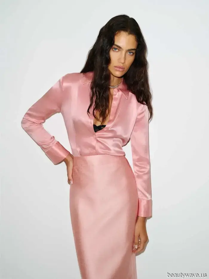 Questa tendenza della camicia in satin sembra uscita direttamente dall'era Gucci di Tom Ford&mdash;7 modi in cui le persone della moda stanno…