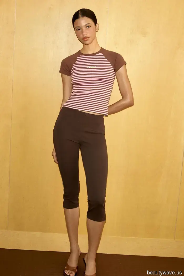 Rather than black, leggings appear most stylish in this sophisticated hue.