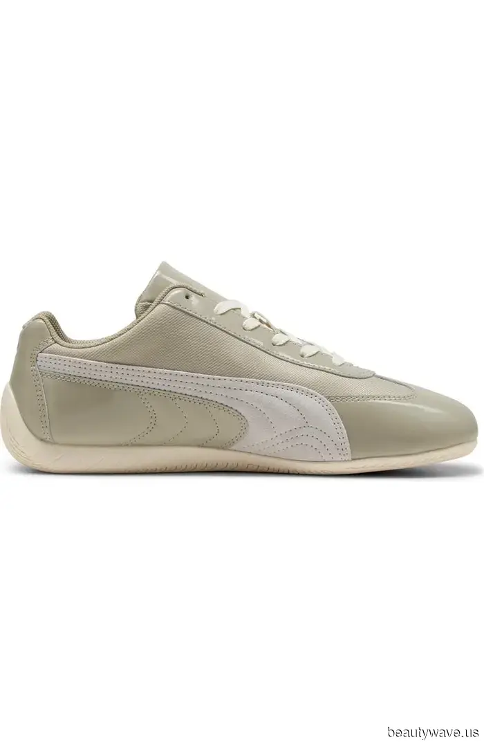 È qui: La prima nuova tendenza delle sneaker del 2026, vista su Dakota Johnson