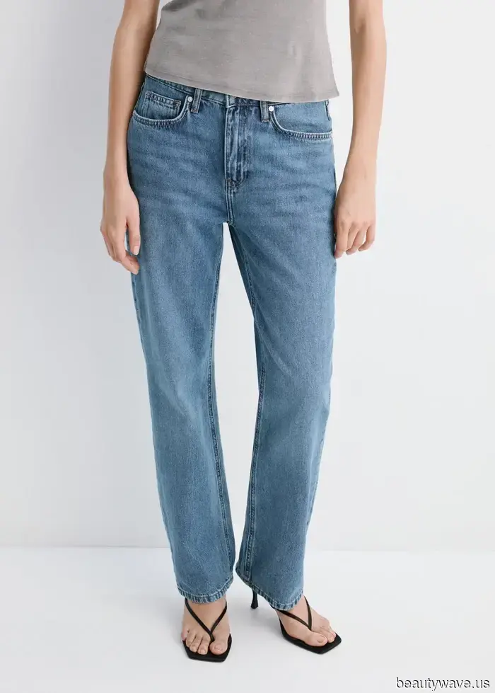 Minimalists Concur: Knitwear Pairs Best with This '90s Denim Style