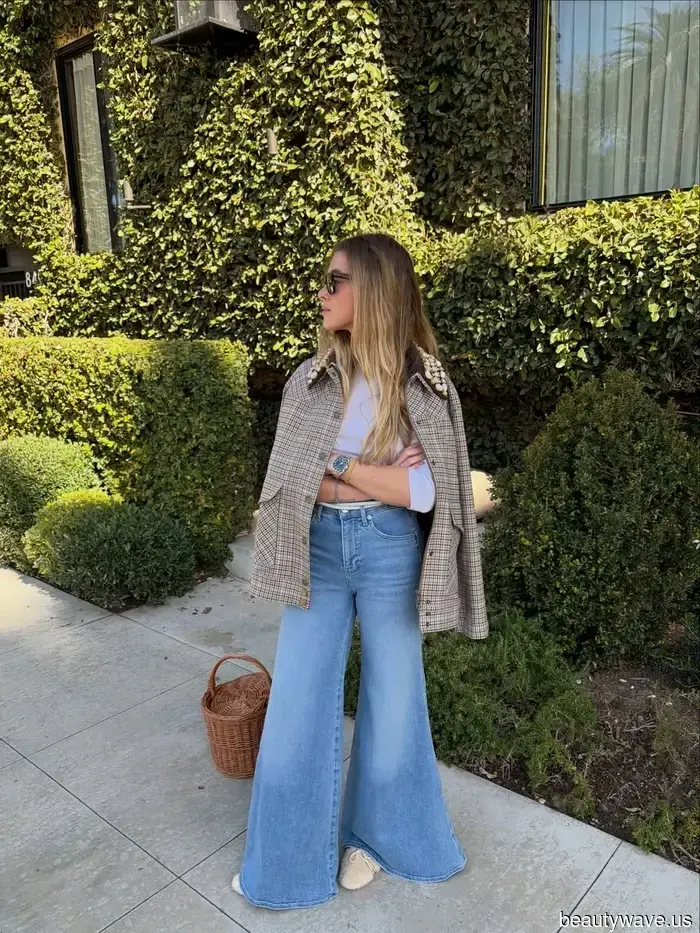 Styling Light-Wash Denim for Spring, as Suggested by Style Influencers