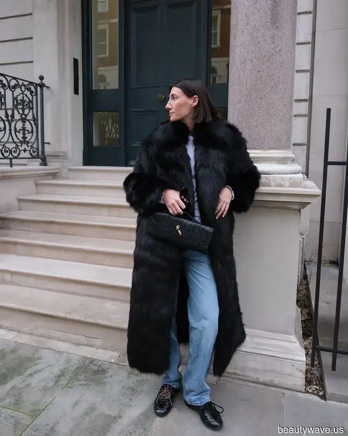 These two essential winter wardrobe pieces are crucial for creating one of the most sophisticated outfit combinations imaginable.