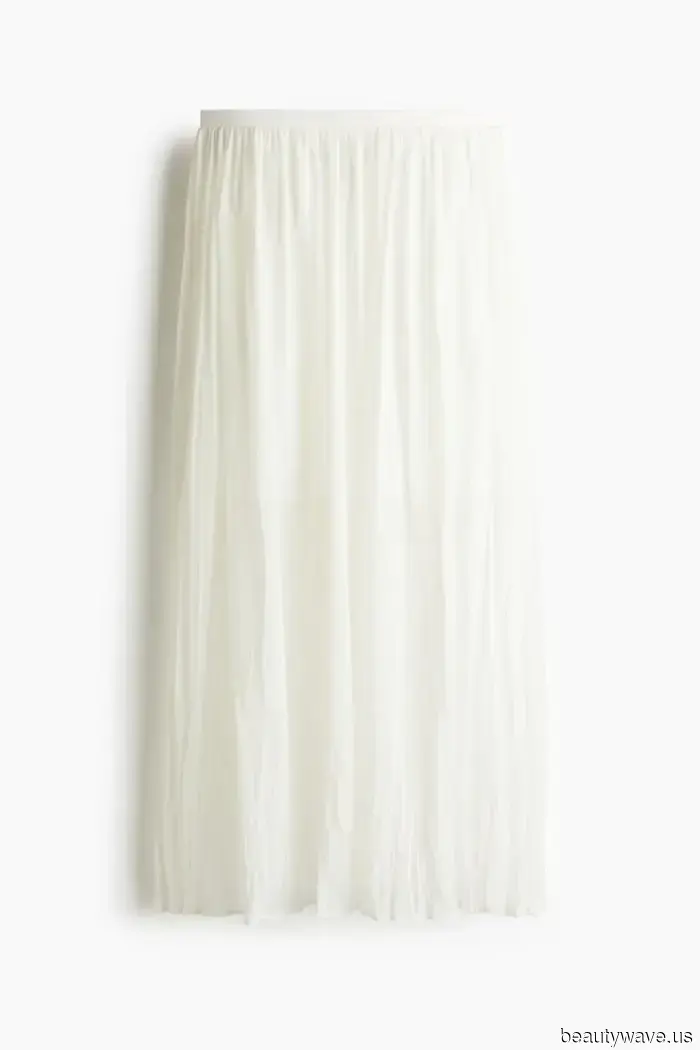 Very Intriguing: Sienna Miller's Most Stylish Summer Ensembles Include Only 6 Anti-Trend Items