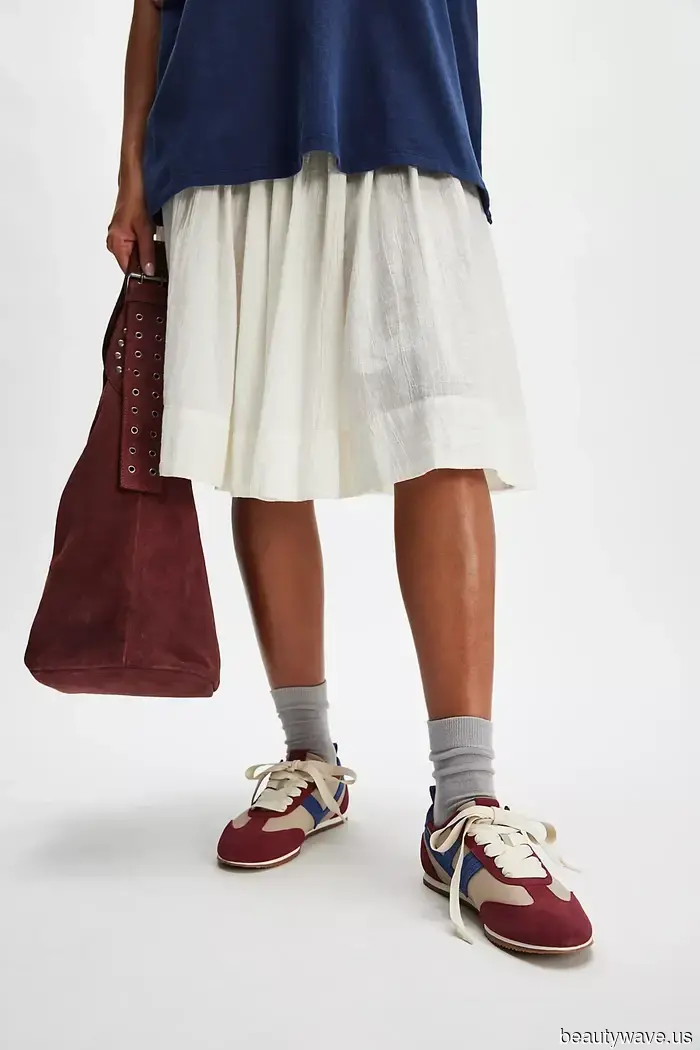 Si quieres refrescar tu colección de zapatos, comienza con estas 33 zapatillas, tacones de gato y planos.