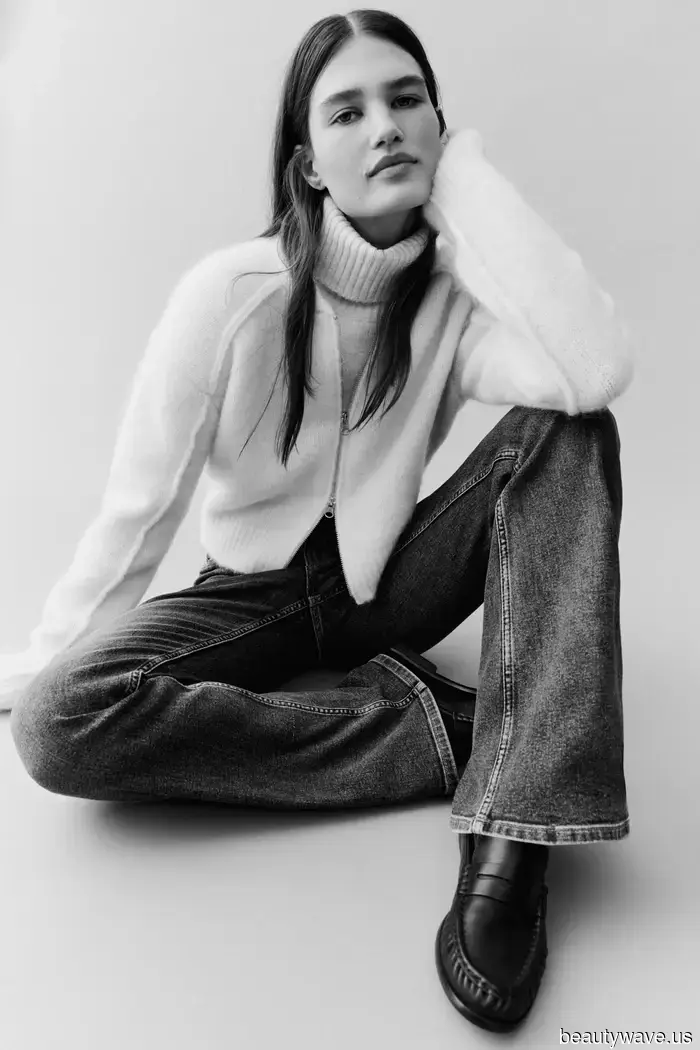 Seen in New York: Off-Duty Supermodels Donning These French-Girl Jeans Paired with Boots for Spring