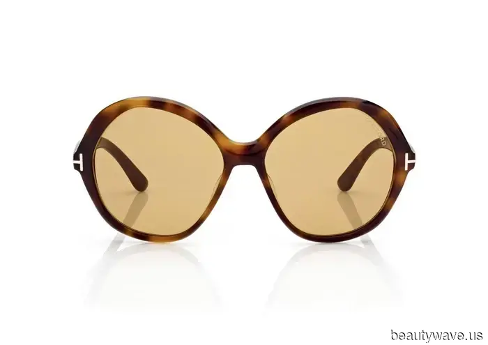 Potresti non essere d'accordo, ma queste 7 tendenze di moda estiva sono ufficialmente "superate", secondo gli esperti di moda.