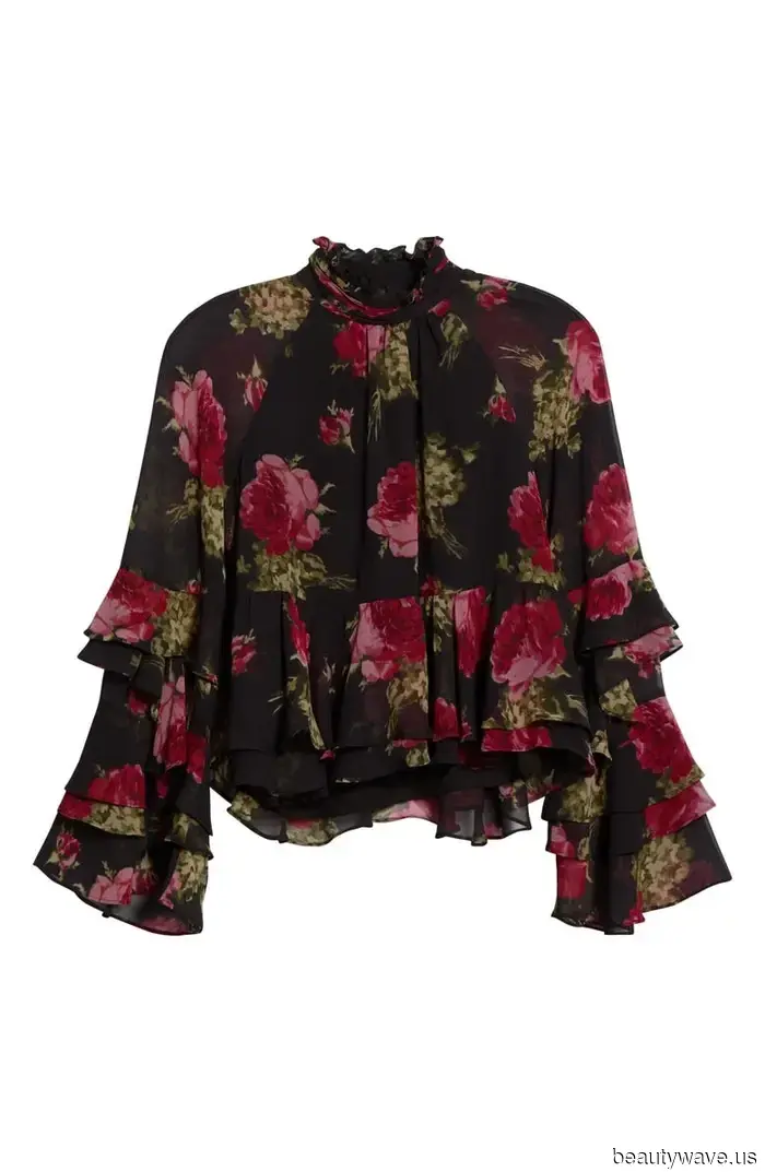 La gente está comprando esta bonita tendencia de camisa con la intención de usarla por la noche con jeans.