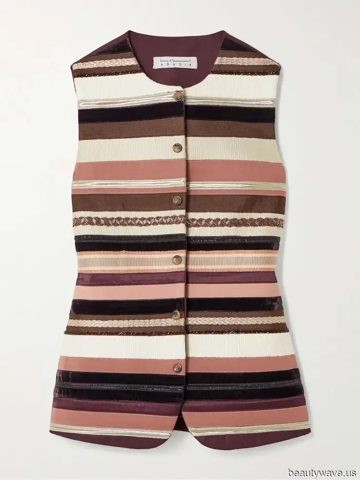 Fondamentalmente, tutto ciò che le persone della moda vogliono in questo momento è perline, e questi sono i loro preferiti.