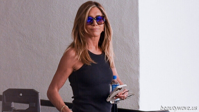 Sono nel mio 20s, e Jennifer Aniston è nel suo 50s-Siamo entrambi Sidelining Blue Jeans per questo fresco 2025 Alt