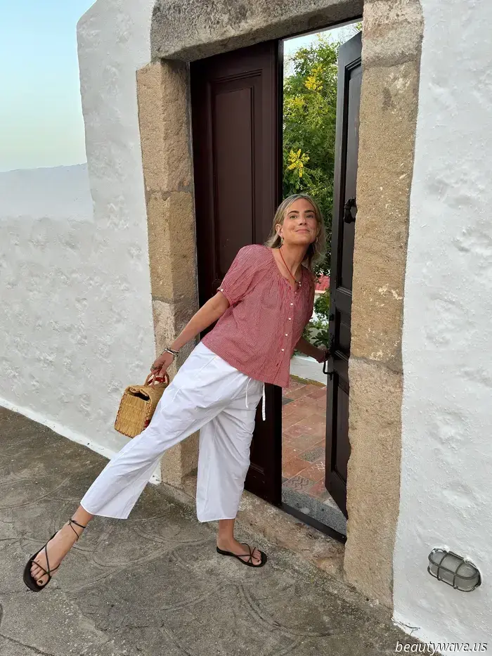 Forget the Wrong Shoe Theory—I'm Supporting the Wrong *Bag* Theory Throughout the Entire Summer.