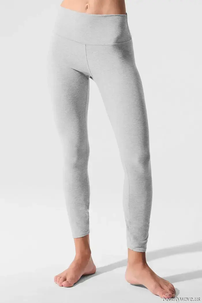 Pon en pausa tus leggings negros: esta nueva tendencia de color será la que verás por todas partes este verano.