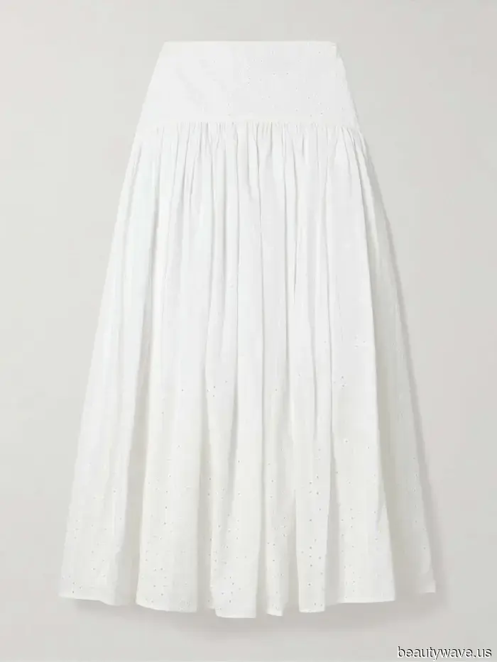 Es ist schockierend, wie viel cooler diese Trainerfarbe einen weißen Rock oder Jeans aussehen lässt.