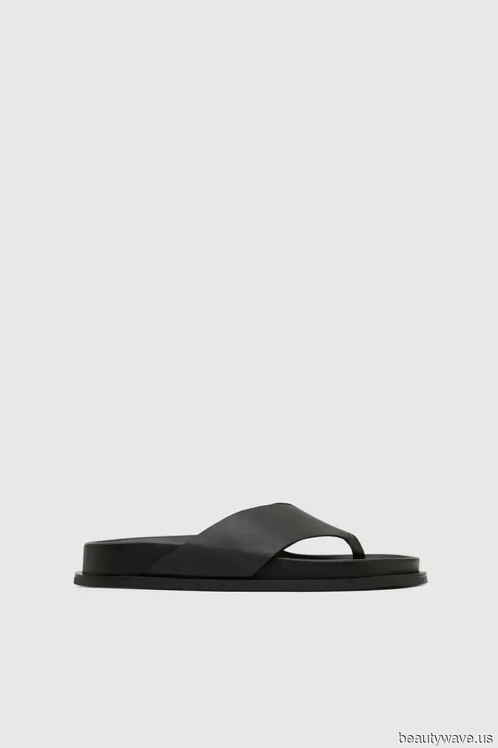I work in fashion in NYC—here are the 7 summer shoe trends featured in my capsule wardrobe.
