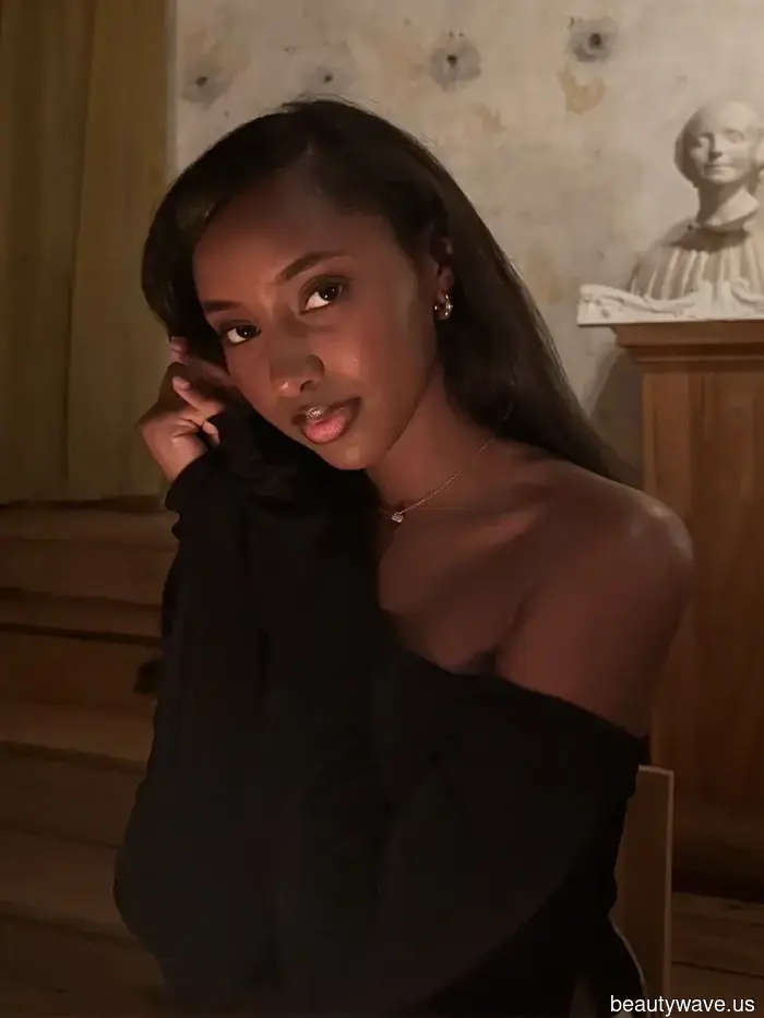 Ich kann es nicht beweisen, aber ich bin mir zu 99,9 % sicher, dass dieser rauchige Duft deine Outfits besser aussehen lässt.