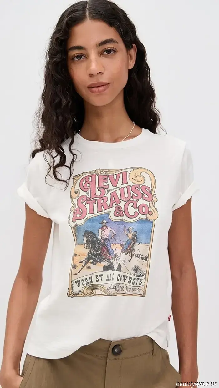 A Parigi, L.A. e Londra, le t-shirt bianche basic vengono messe da parte a favore di questa alternativa più alla moda