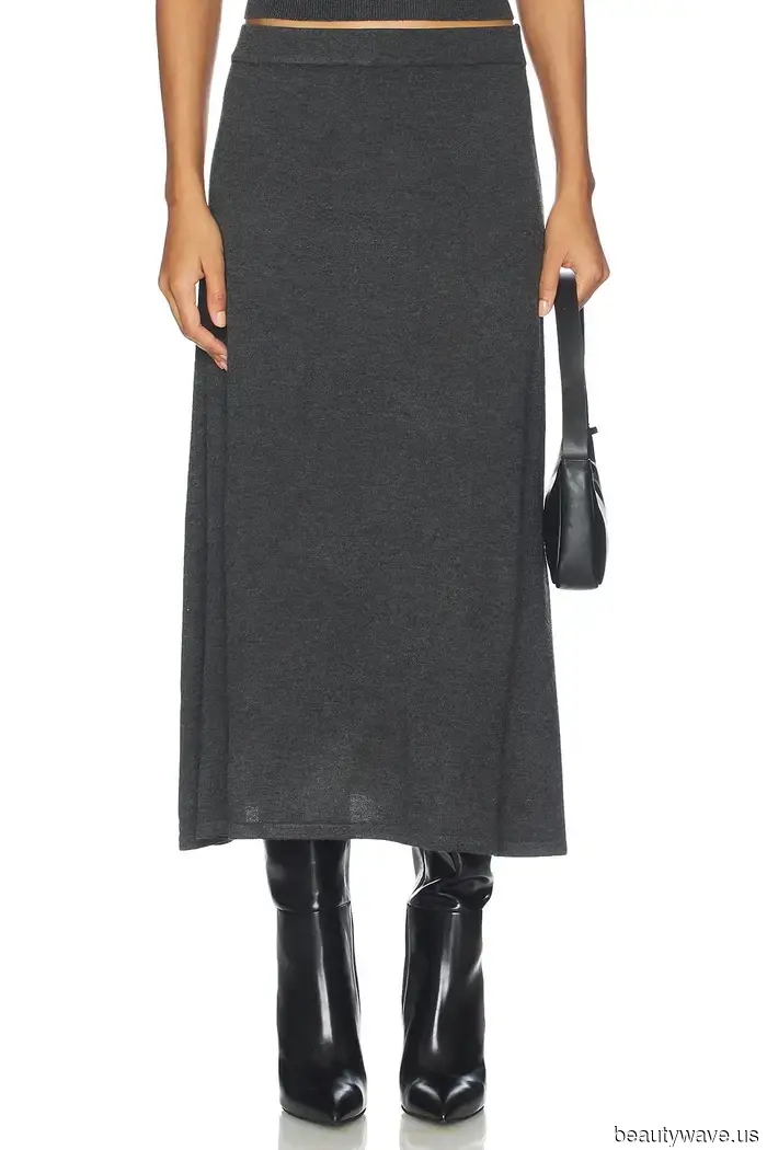 5 Colors the Most Stylish French Women Are Pairing with Chocolate Brown