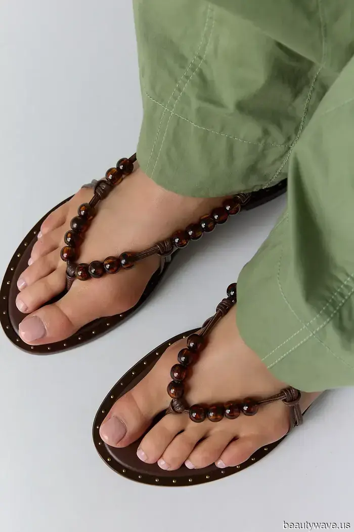 I'm Fed Up with Dull Feet—These 6 Stylish Sandal Trends Will Be Your Top Choice This Summer.