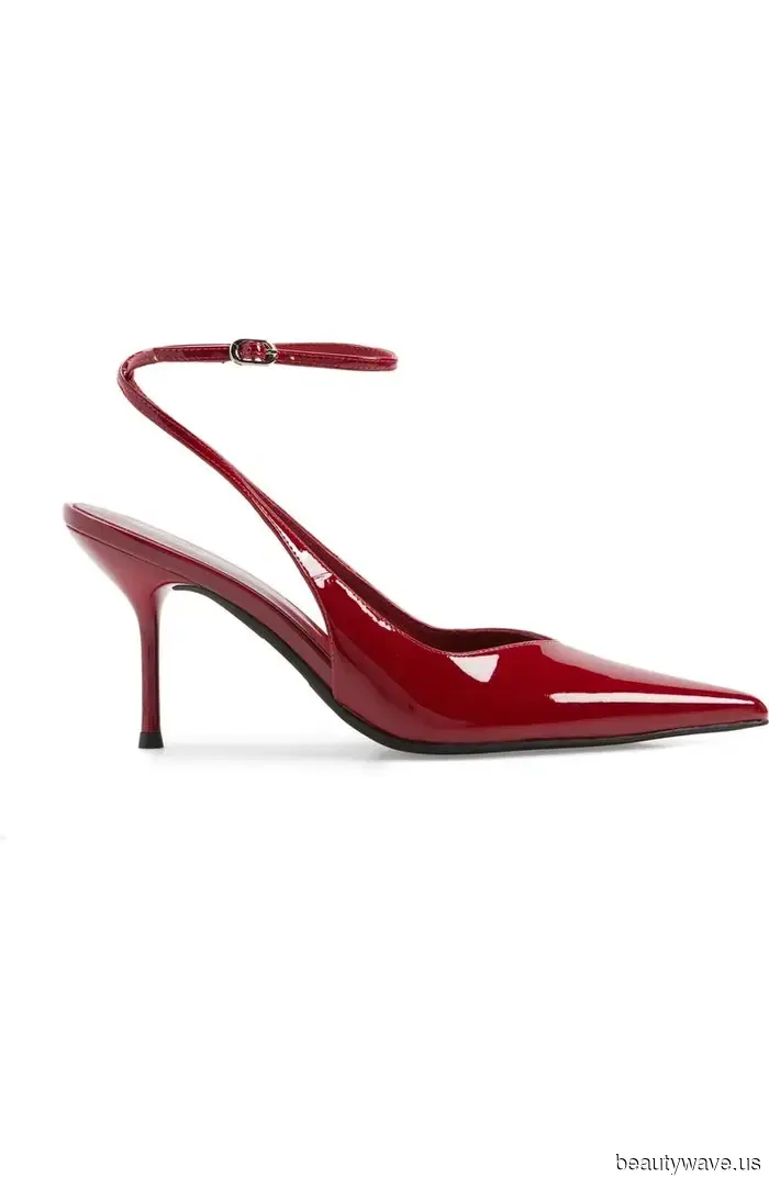 Quando tutto ciò che sai è che non vuoi indossare scarpe nere, opta per il colore che Victoria Beckham ha appena indossato.