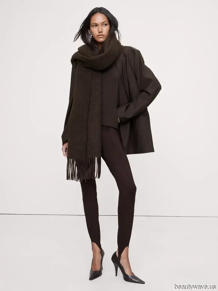 This is the sole legging trend that celebrities pair with heels—without a doubt.