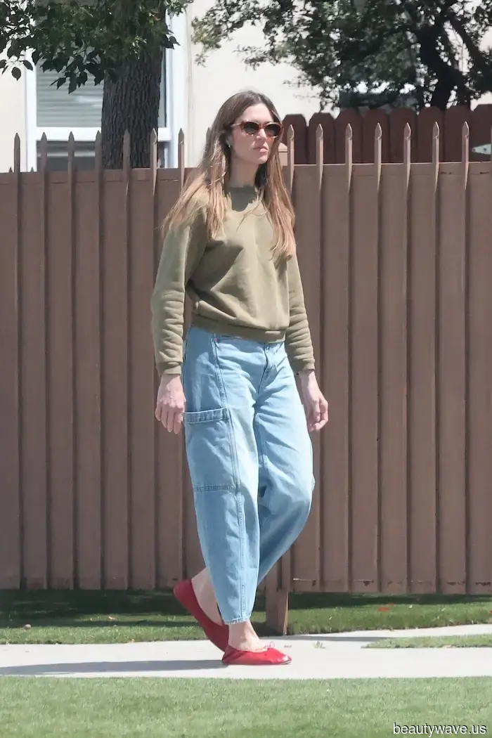 Certainly, black ballet flats are acceptable, but women over 40 prefer this colored alternative with jeans instead.