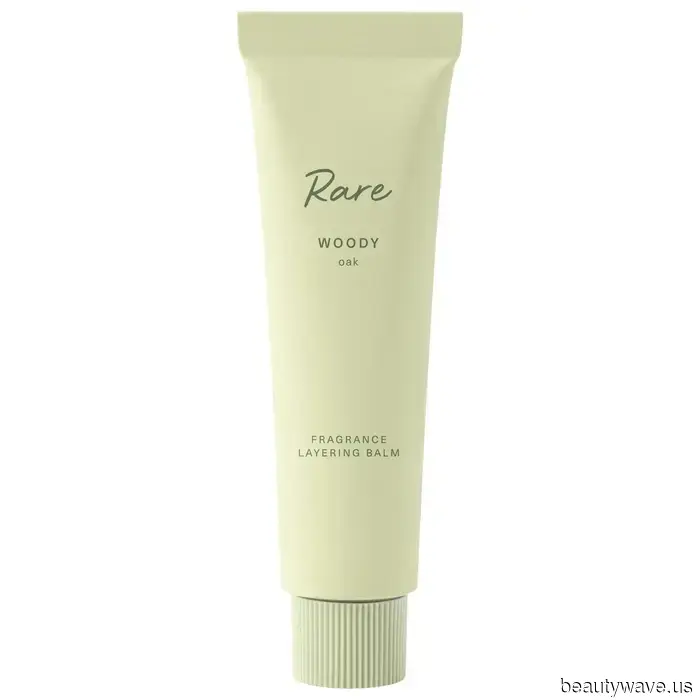 Новый парфюм Rare Beauty — это всё, о чём может говорить моя группа в чате. Вот мои честные мысли.