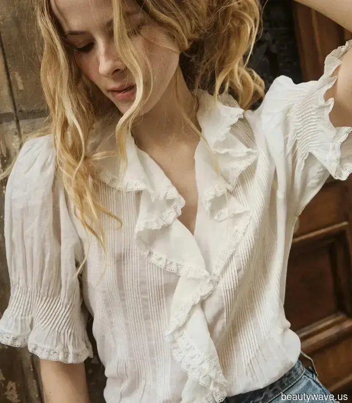 Los Mejores Tops Blancos para Usar Con Tus Jeans Esta Primavera, Punto