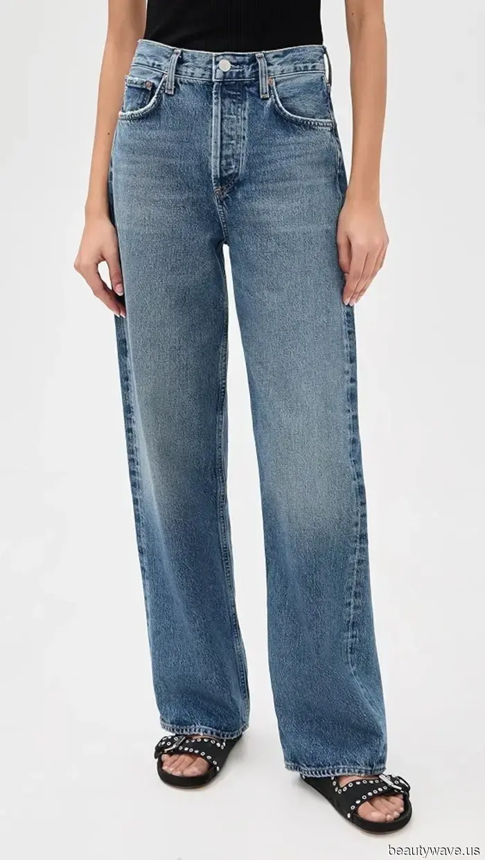 Plötzlich tragen alle Coolen sonnenverblasste Jeans&mdash;so stylst du sie diesen Frühling.