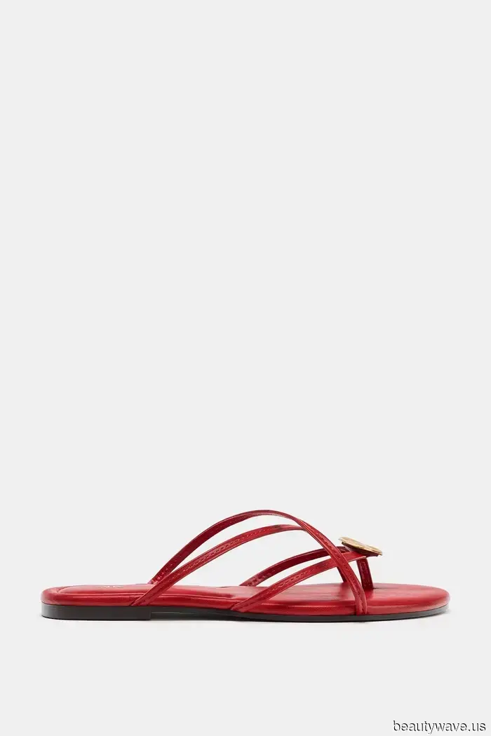 Es ist ein Fakt: Modeleute wählen diesen Sandalenfarbtrend über Schwarz, Weiß und Braun.