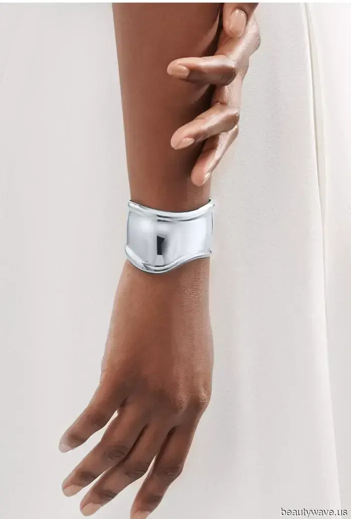 From Pendant Necklaces to Cocktail Watches, These Jewellery Trends Are Shaping Luxury in 2026.