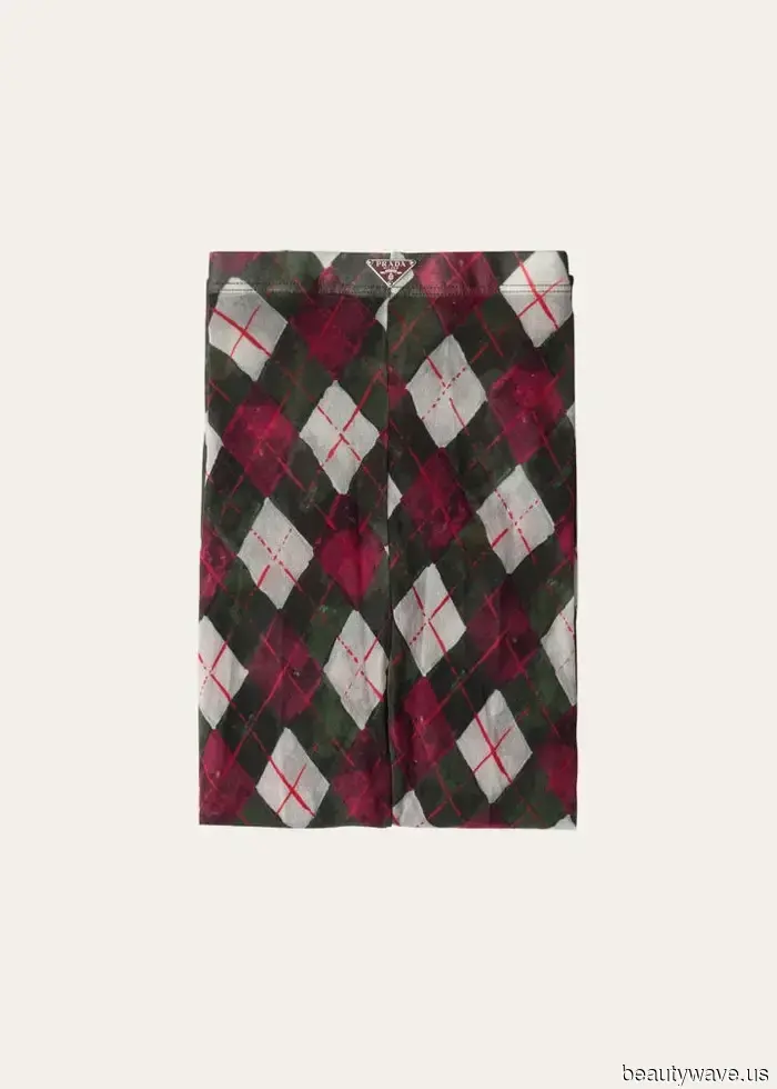 Ogni vestito e gonna sembrerà più cool con questa tendenza accessorio autunnale anti-noia.