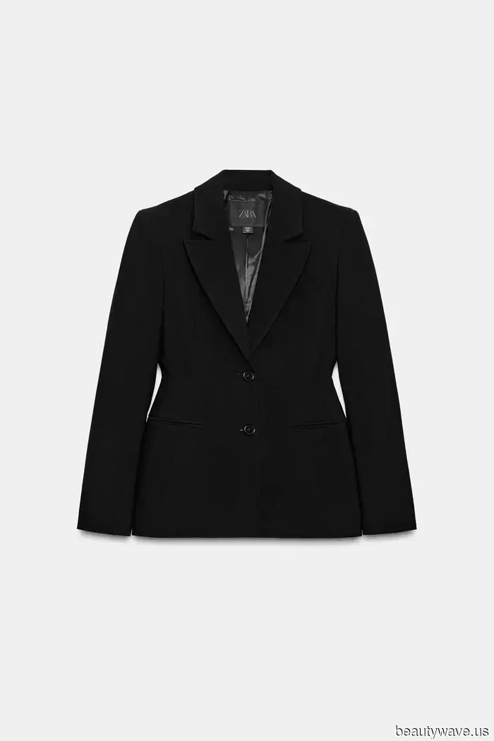 Ogni celebrità, da J.Lo a Kate Middleton, sa indossare questo outfit classico quando non è sicura di cosa mettere.