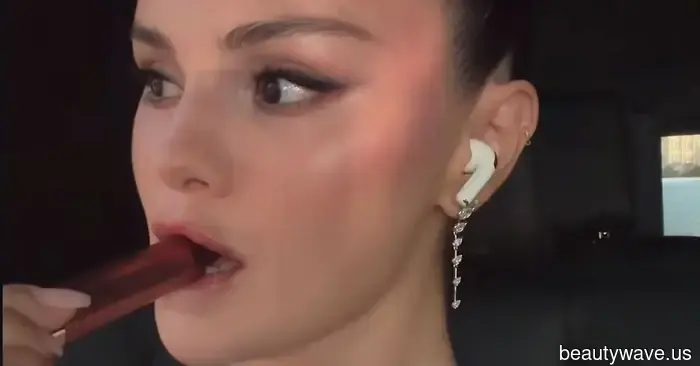 Selena Gomez llevó joyas por valor de $40,000 a la cena de ensayo de la boda de Taylor Swift&mdash;Aquí hay un primer plano…