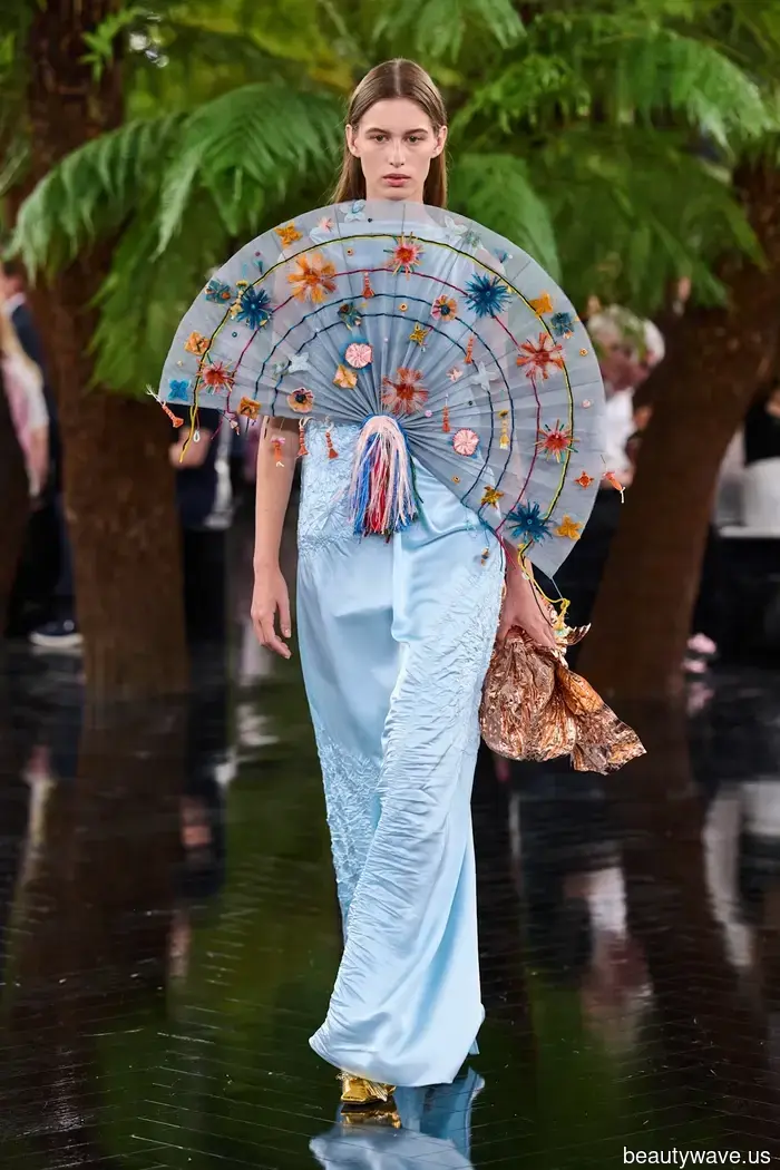 Chanel! Dior! Schiaparelli! Hier ist alles, was Sie von der Pariser Haute Couture Woche sehen müssen.