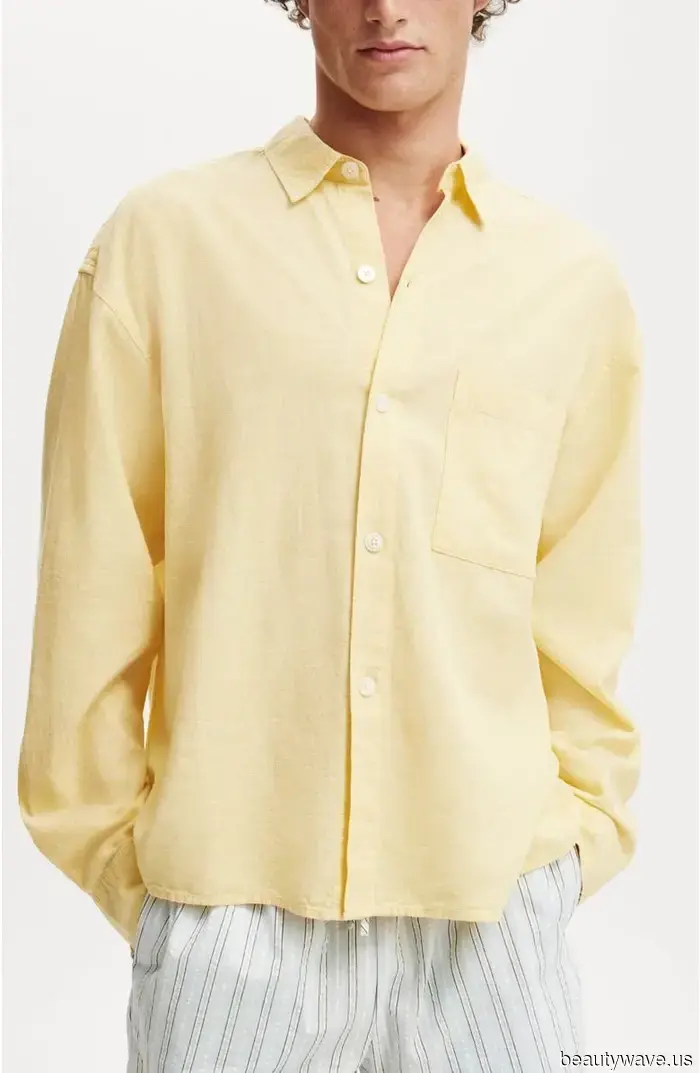 Jeans Along with These 2 Anti-Basic Colors Create the Formula for Trendy Outfits This Fall