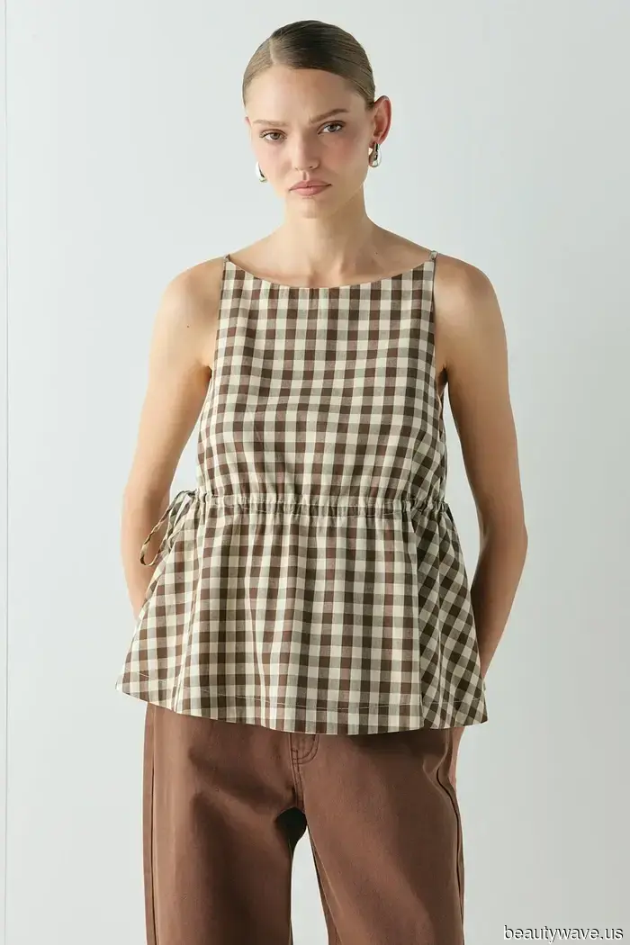 Soy una mamá fashion que trabaja en Nueva York&mdash;Estos son los tops elegantes que uso con jeans y pantalones.