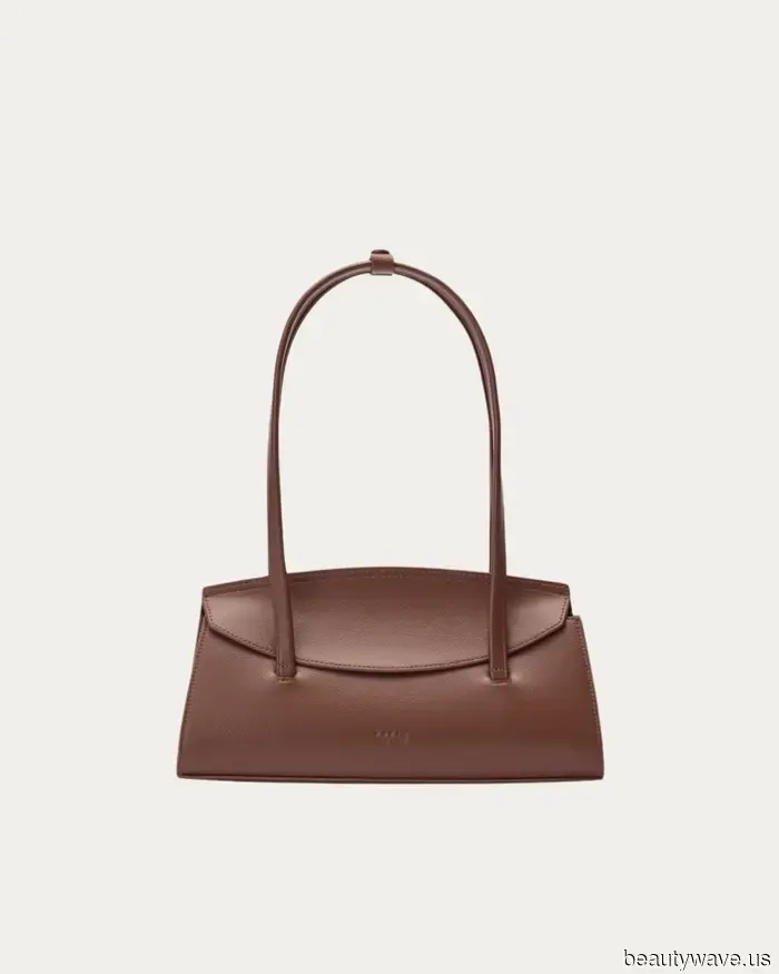 From New York City to London, fashionable individuals everywhere are seen with this sleek, low-profile bag.