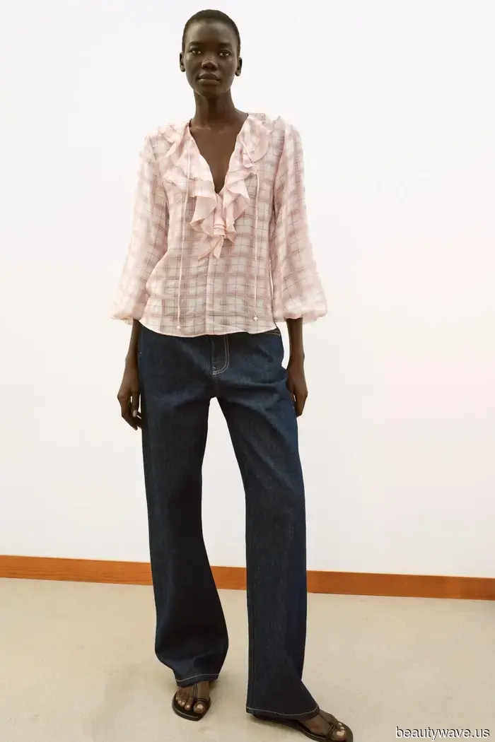 Zara has just confirmed it: These 5 blouse trends elevate the elegance of jeans, skirts, and linen trousers.