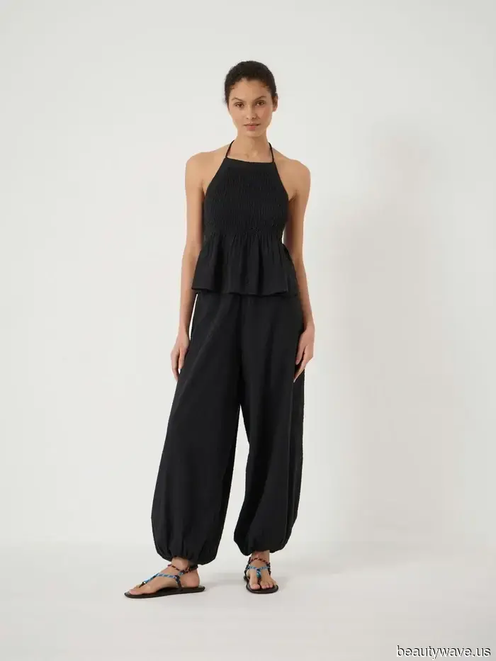 Skip the jeans—ballet flats look most stylish with this season's new trouser trend.