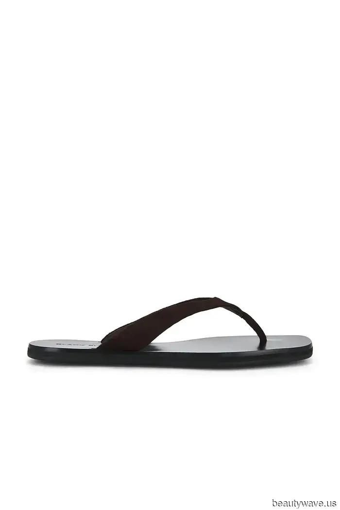 Not Navy, Not Brown—The Stylish Leggings Color LA Girls Pair With Flip-Flops for Hot Pilates and Erewhon.