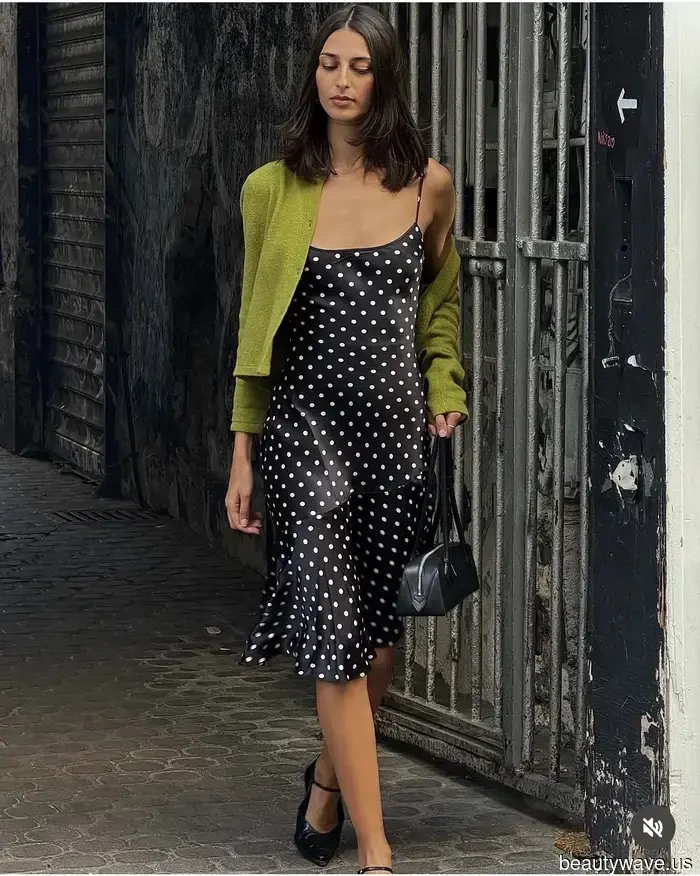 5 Spring Trends This Stylish Parisian Mom Adopts from Her Daughters