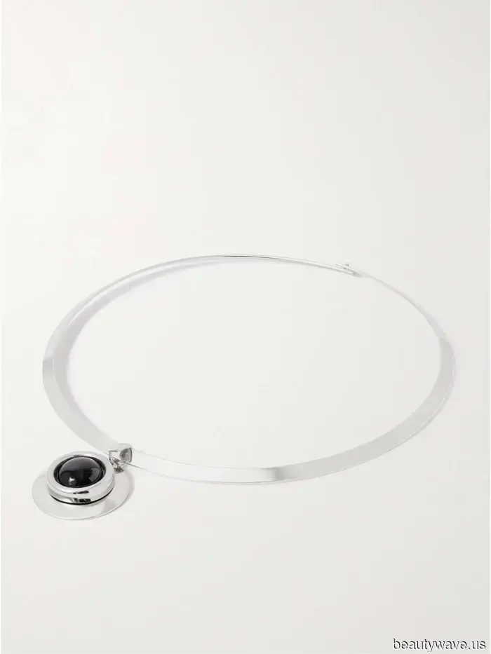 Die stilvollsten Frauen über 50 tragen diese 5 Frühlingstrends der Mode im Jahr 2026.