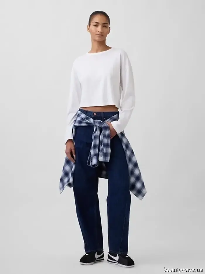 This denim wash will make you look like a fashionista this winter.