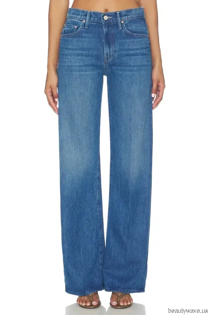 A New York, ogni donna alla moda sta indossando questa tendenza delle scarpe basse con i jeans in questo momento.