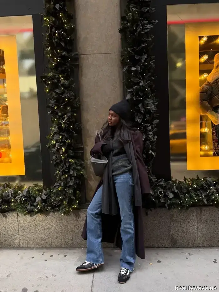 Coole Mode-Mädchen, die in L.A. leben, wählen dieses auffällig ähnliche Y2K-Grundstück über Skinny Jeans.