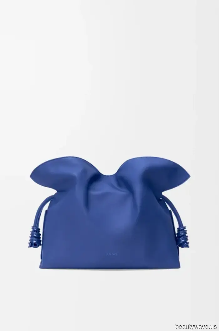 Plötzlich tauschen die schicksten Kleiderträger ihre neutralen Taschen gegen diese cooleren Sommertaschenfarben aus.