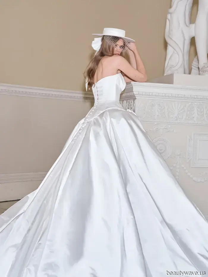 Dua Lipa has just revealed that brides in 2026 are moving away from traditional veils in favor of this surprising accessory.