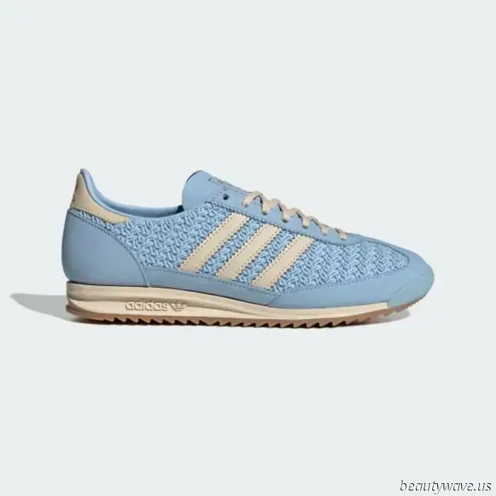 In my opinion, the key to styling this fall's trendiest color combination begins with these sneakers.