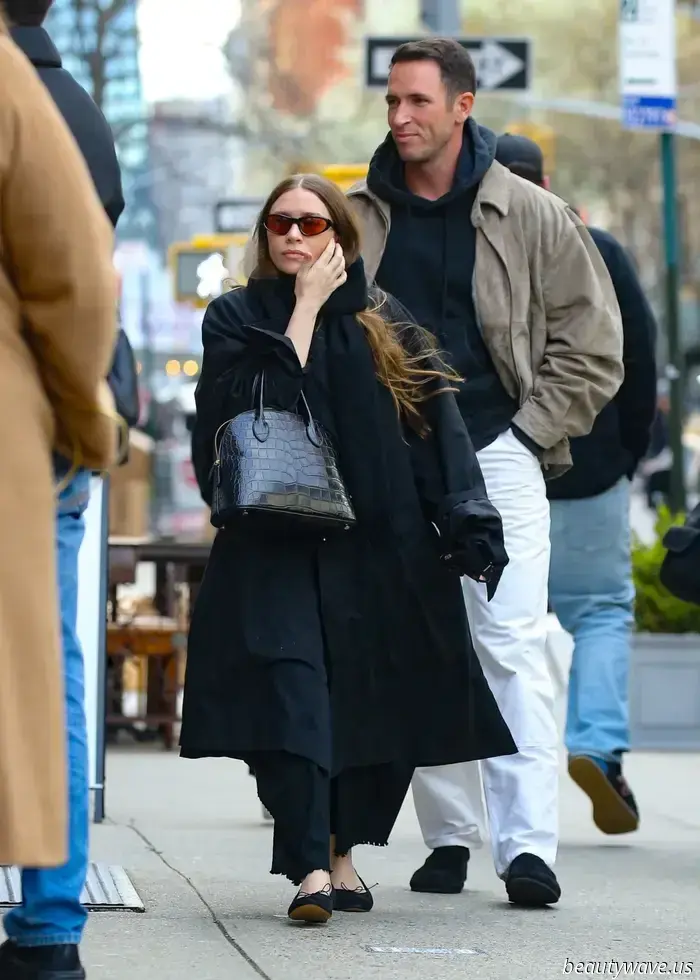 J. Law and Ashley Olsen Concur: This $33,000 Bag Is More Stylish Than a Margaux
