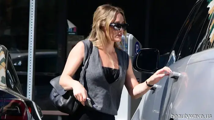 Hilary Duff usó los zapatos exactos que hacen que los pantalones capri se vean pulidos, no cursis.